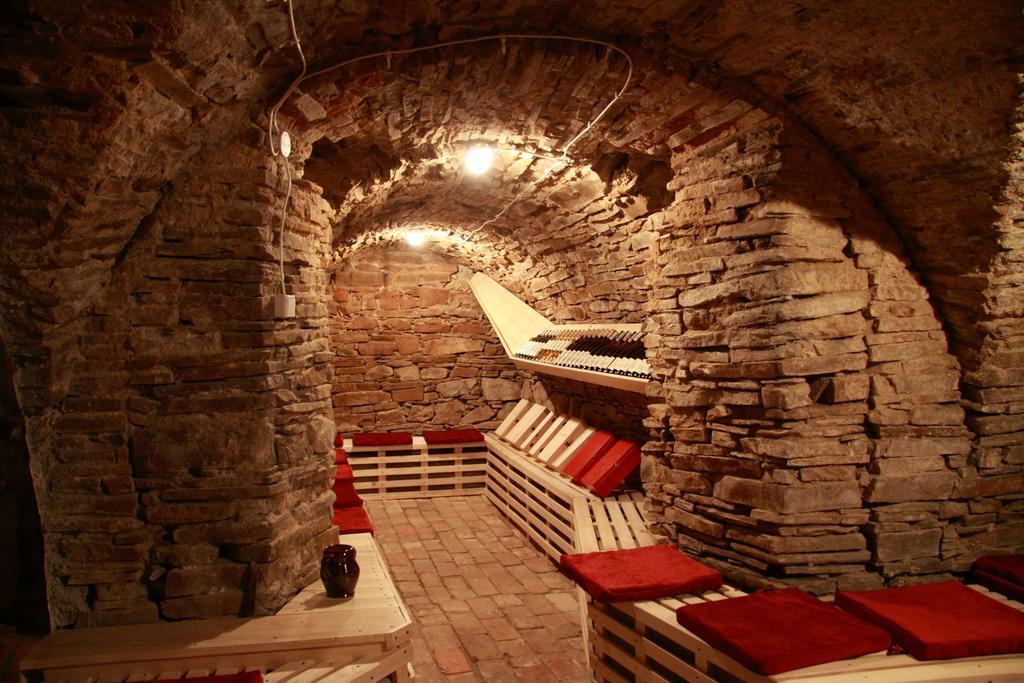 Dwor Kombornia Hotel&Spa Extérieur photo