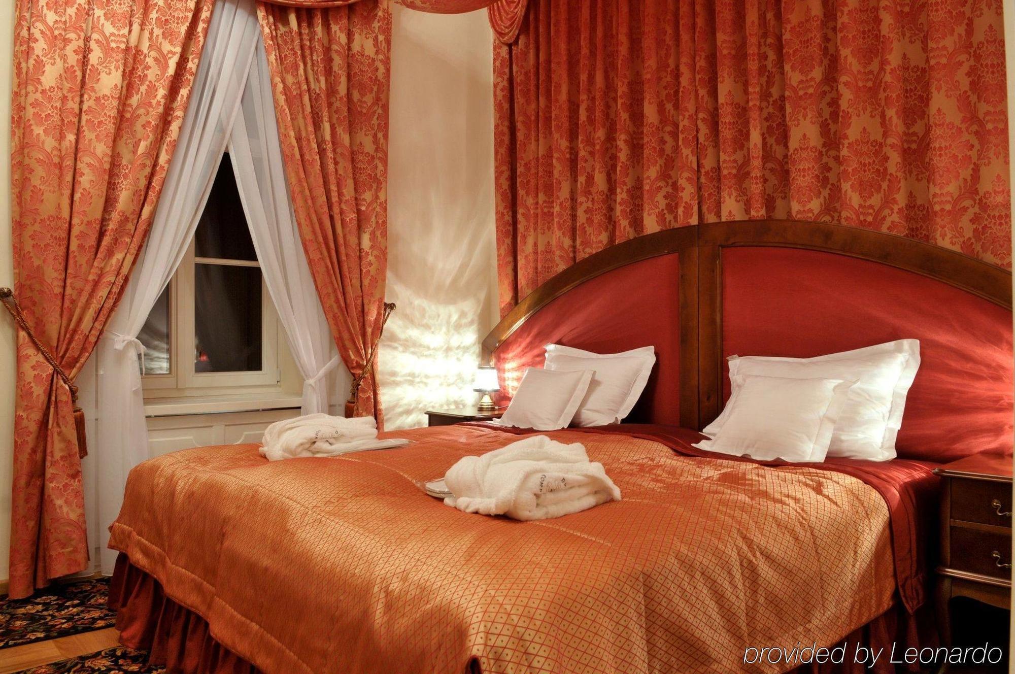 Dwor Kombornia Hotel&Spa Extérieur photo