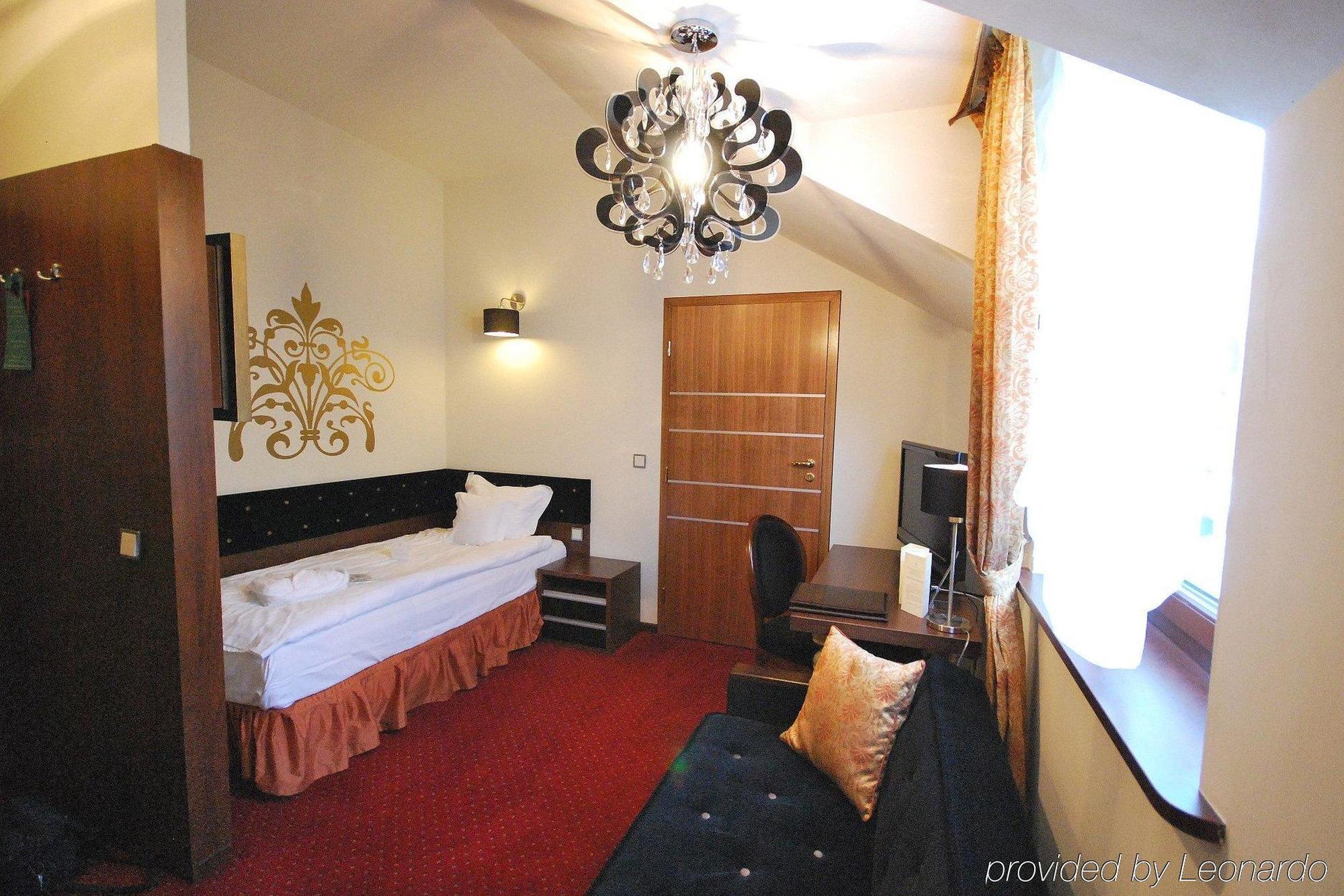 Dwor Kombornia Hotel&Spa Extérieur photo
